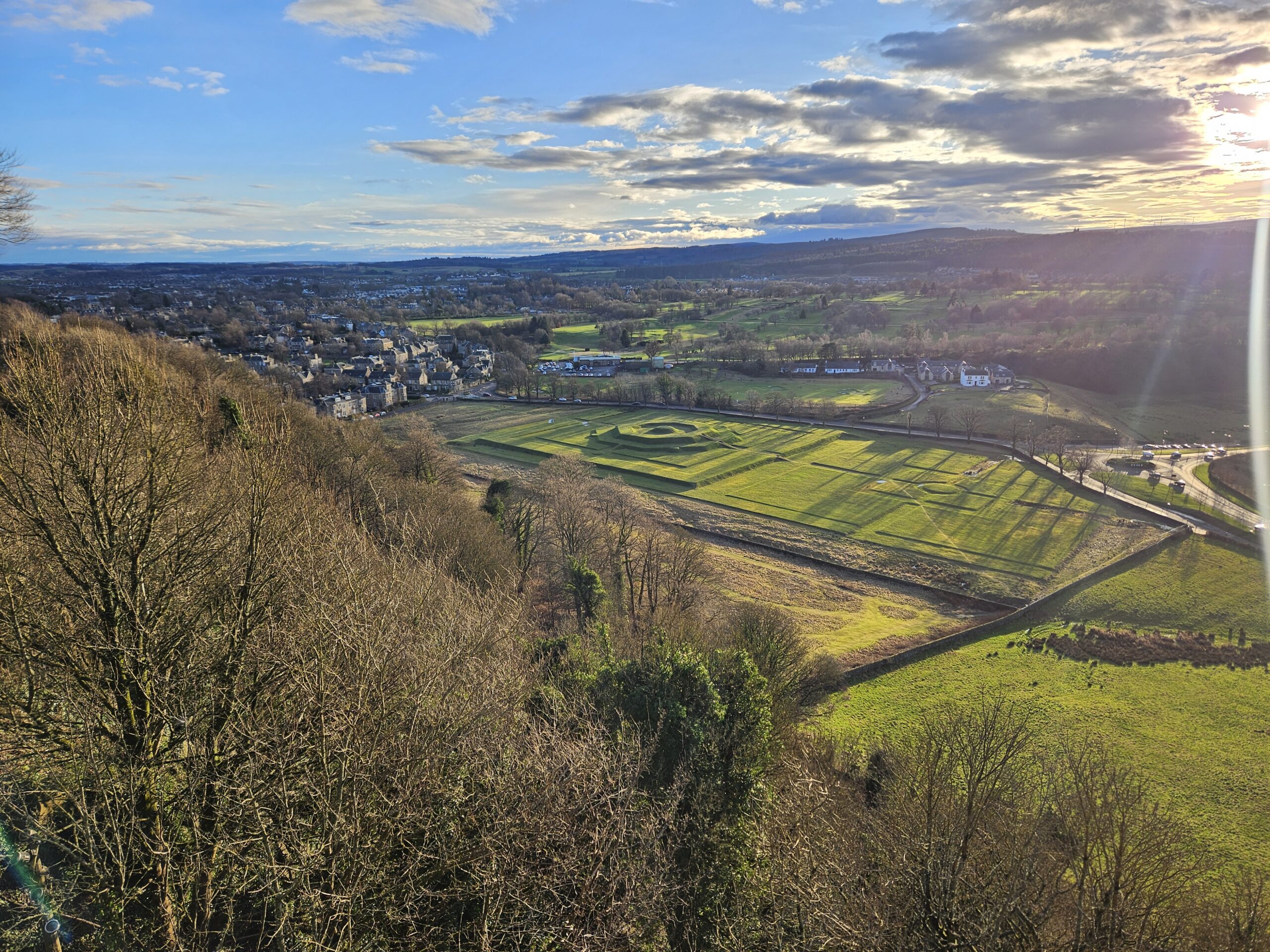 A cidade estratégica foi disputada por vários exércitos, incluindo os escoceses, ingleses e jacobitas A cidade estratégica foi disputada por vários exércitos, incluindo os escoceses, ingleses e jacobitas