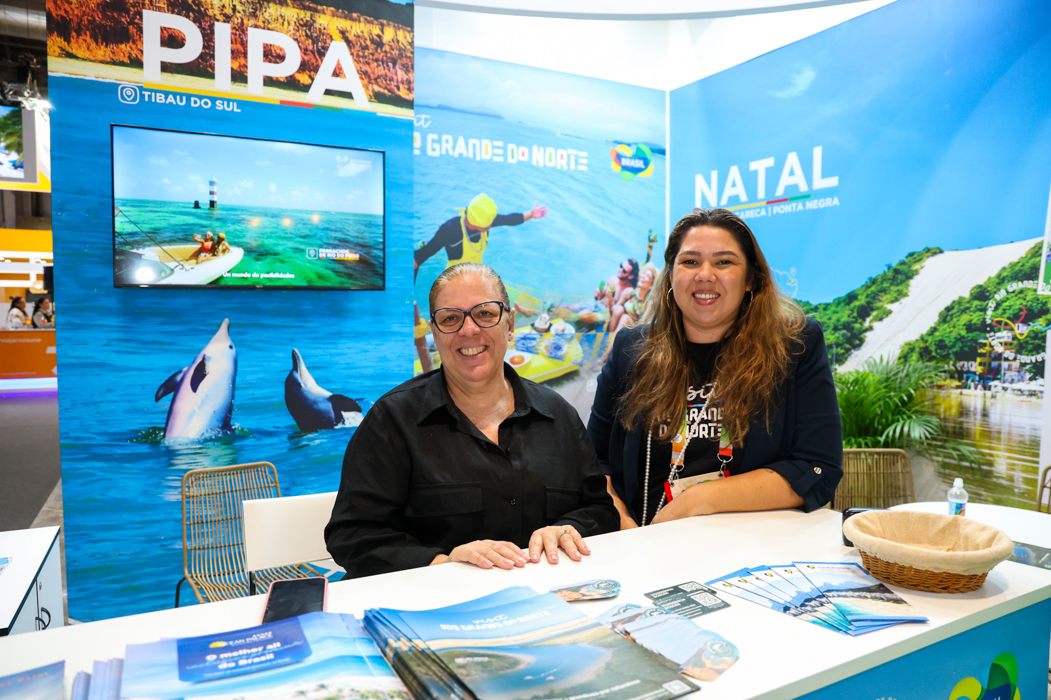 Ana Paula Vieira, do Ocean Palace Resort, e Nayara Santana, da Setur-RN