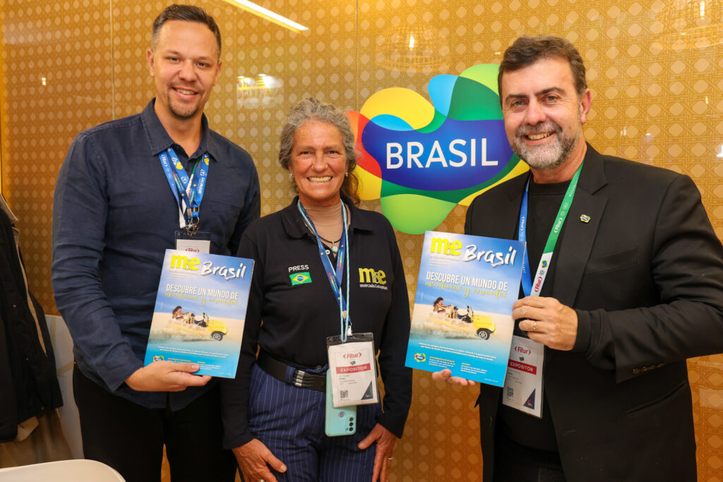 Bruno Reis e Marcelo Freixo, da Embratur, com Mari Masgrau, do M&E