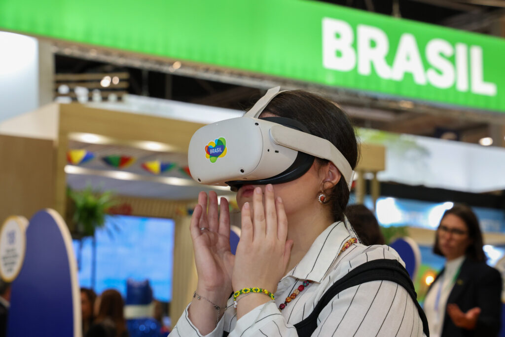Estande do Brasil durante Fitur 2025