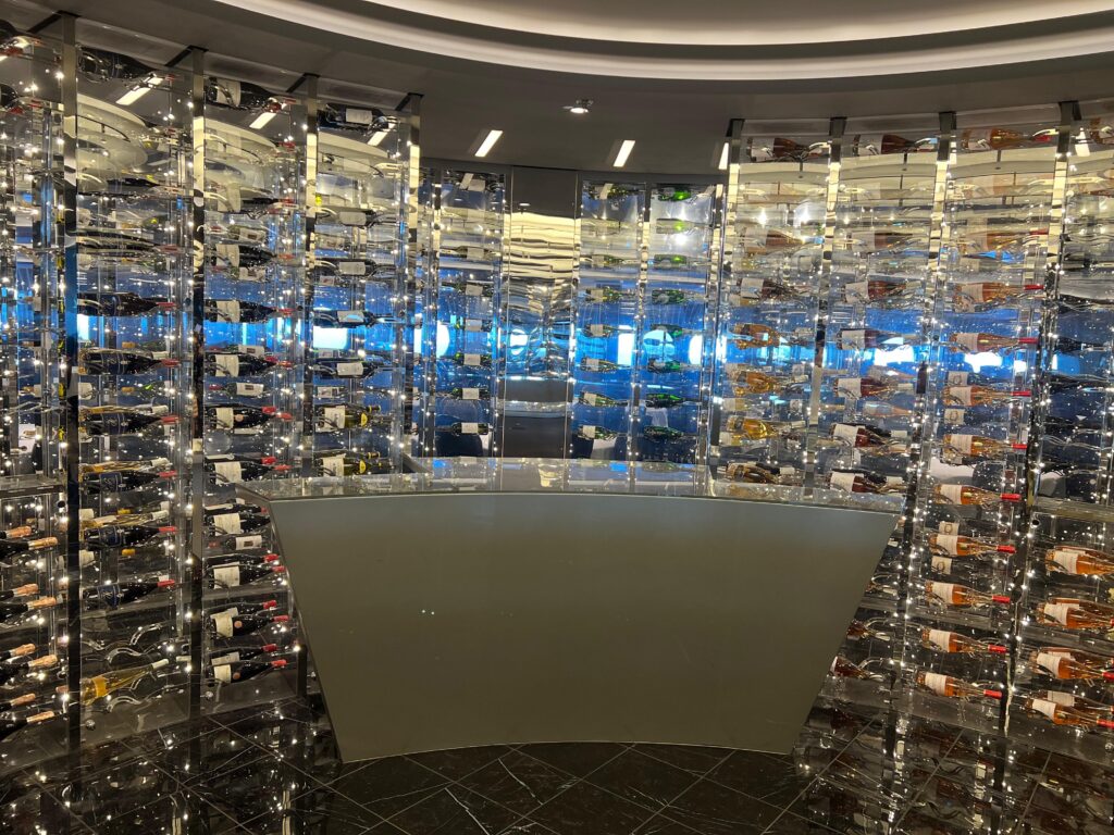 Exposição de vinhos no Minuetto