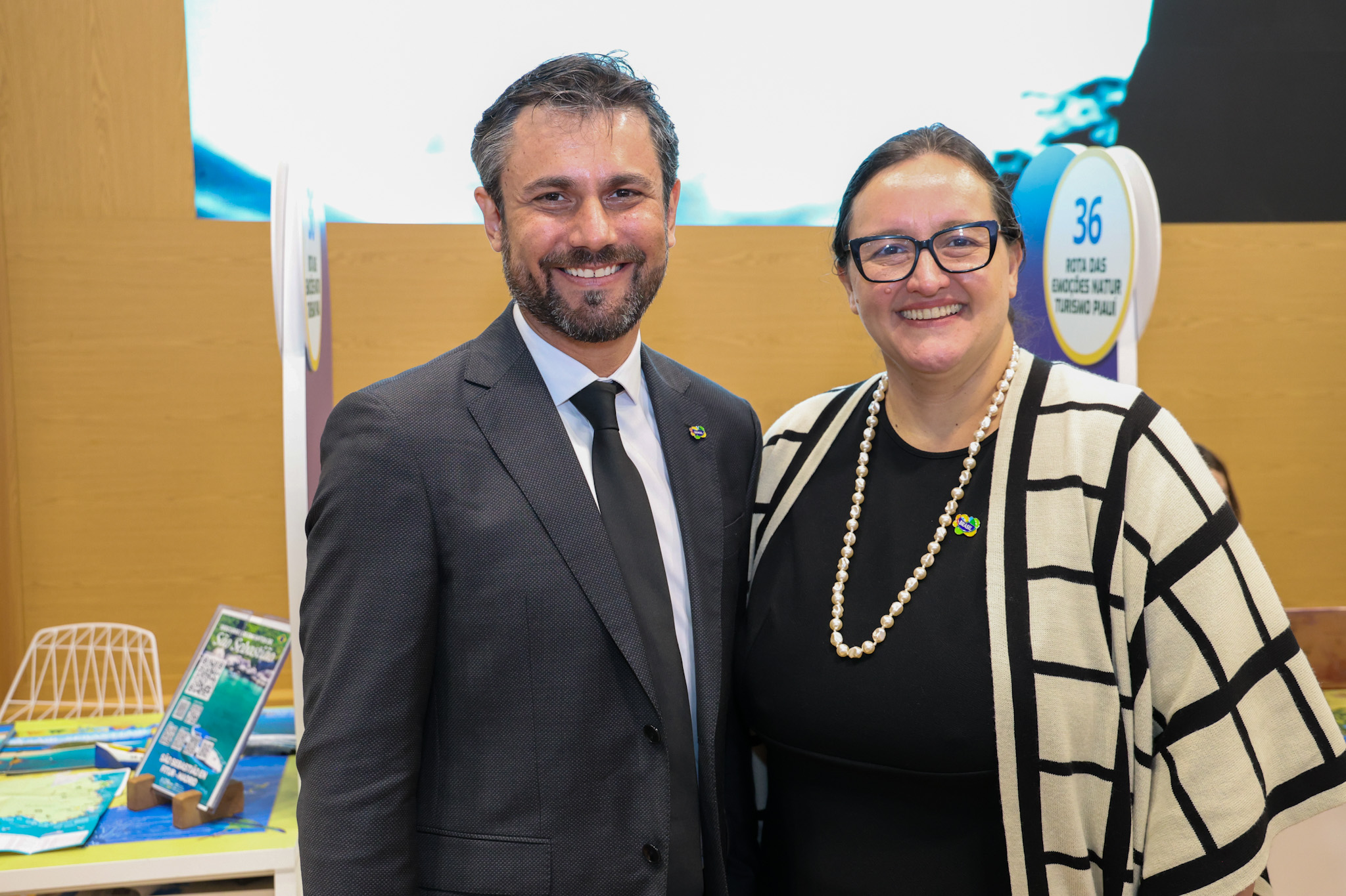 Fabio Montanheiro, da Embratur, e Mariana Aldrigui, da USP