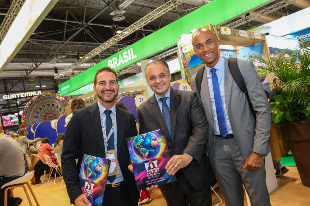 Gonzalo Paez, da FIT, com Roberto de Lucena e Luís Sobrinho, da Setur-SP