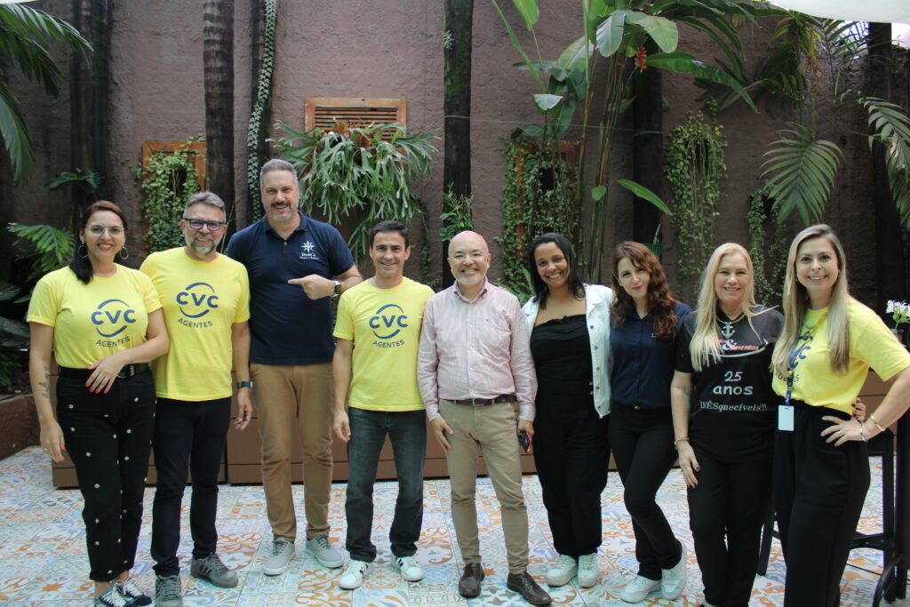 Equipe da CVC com as agências Dots, Eventos e Inventos, Viajar e Hospedar, Investur, e Casa do Agente (SP)