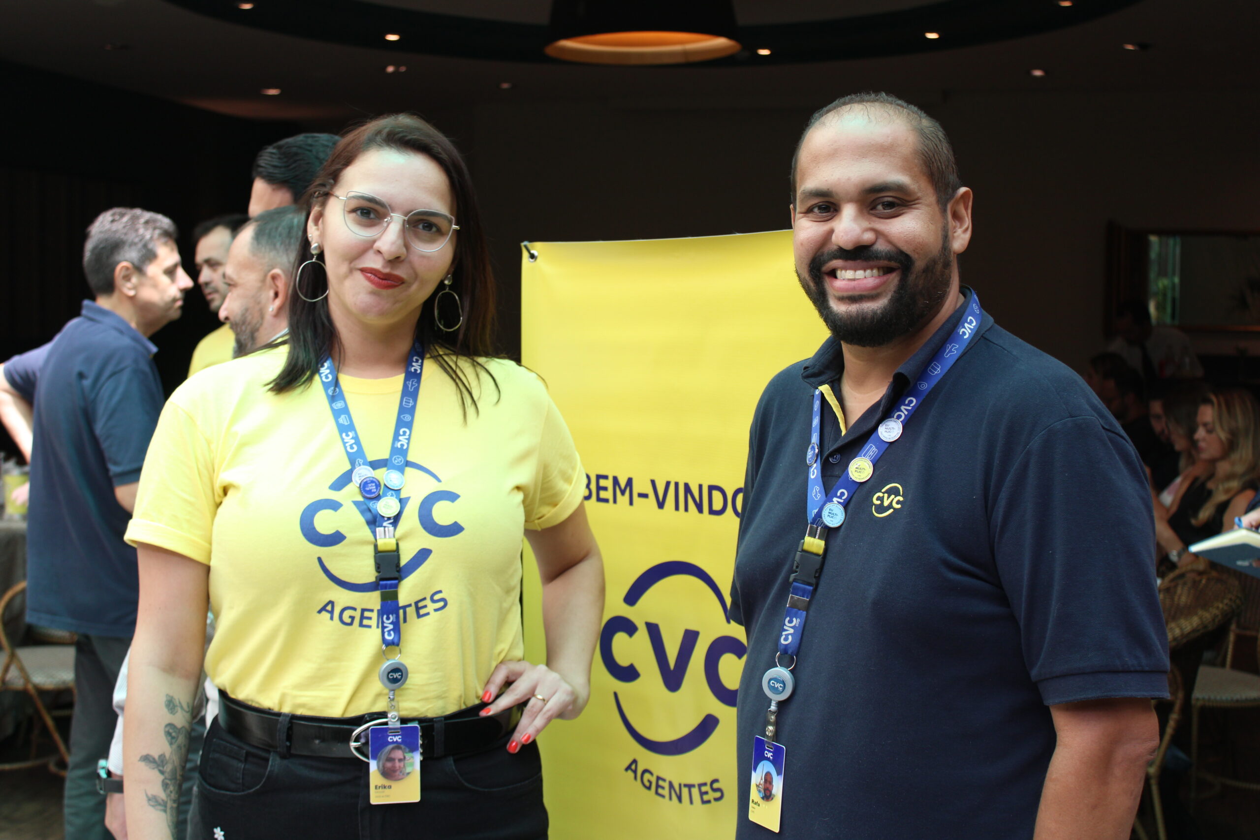 Eryka Mayer, Supervisora de Vendas e Rafael Vieira, Executivo de contas da CVC Corp Eryka Mayer, Supervisora de Vendas e Rafael Vieira, Executivo de contas da CVC Corp