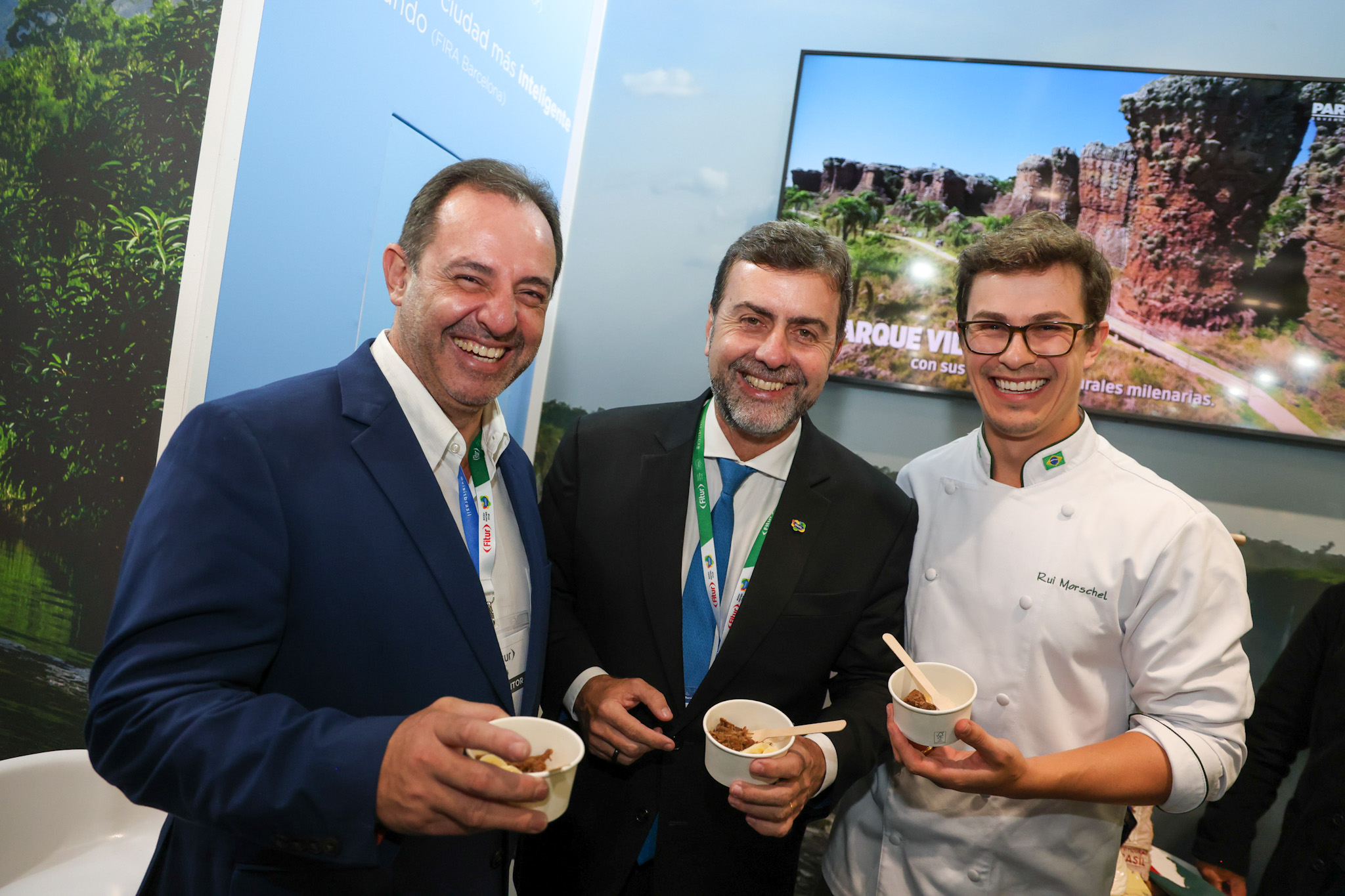 Irapuan Cortes Santos, diretor Presidente da Viaje Paraná, Marcelo Freixo, presidente da Embratur, e Rui Marschel, chefe