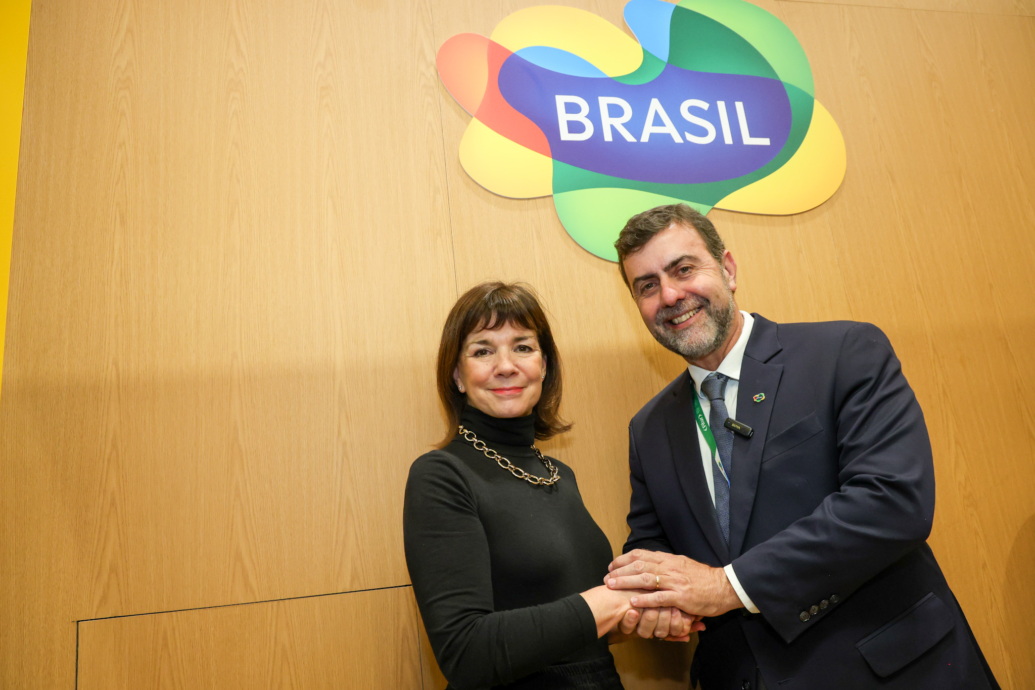 Júlia Simpsons, do WTTC, e Marcelo Freixo, presidente da Embratur