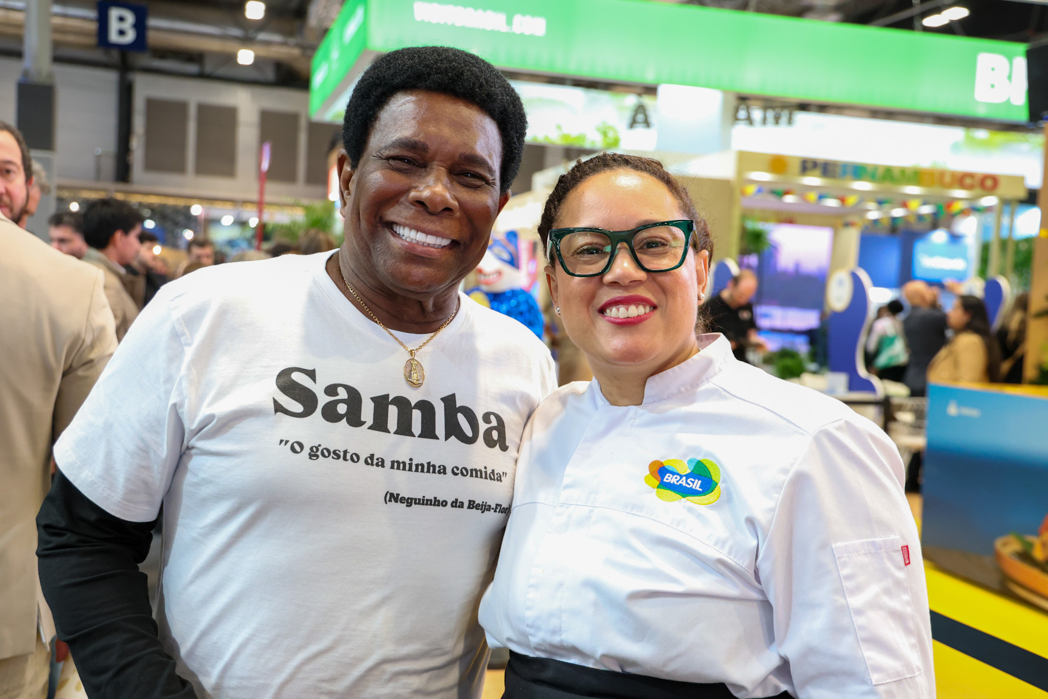 Luiz Antônio Feliciano Neguinho da Beija-Flor esteve presente no estande do Brasil