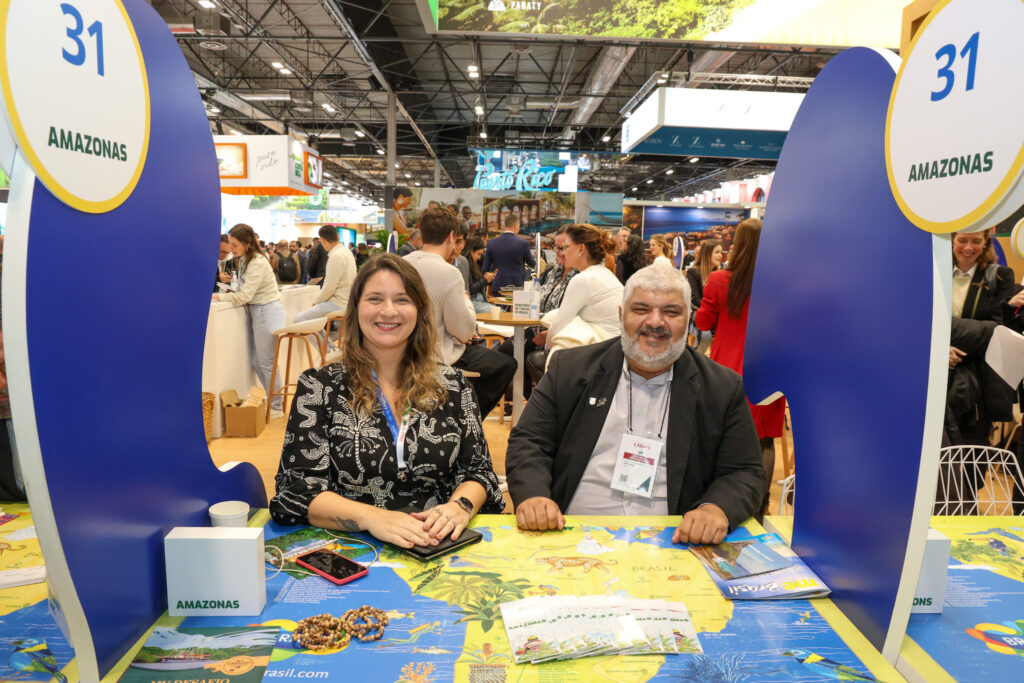 Mariana Eder, da Amazonastur, e Jaime de Souza, da Abav-AM