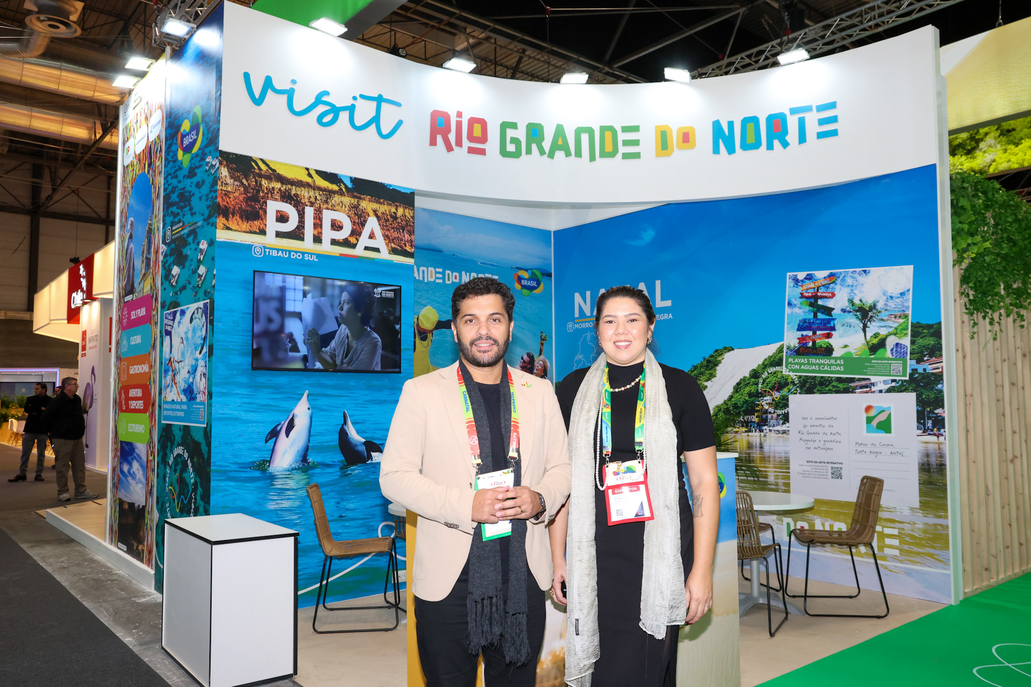 Raoni Fernandes, presidente da Emprotur, e Nayara Cristina, da Setur-RN Raoni Fernandes, presidente da Emprotur, e Nayara Cristina, da Setur-RN