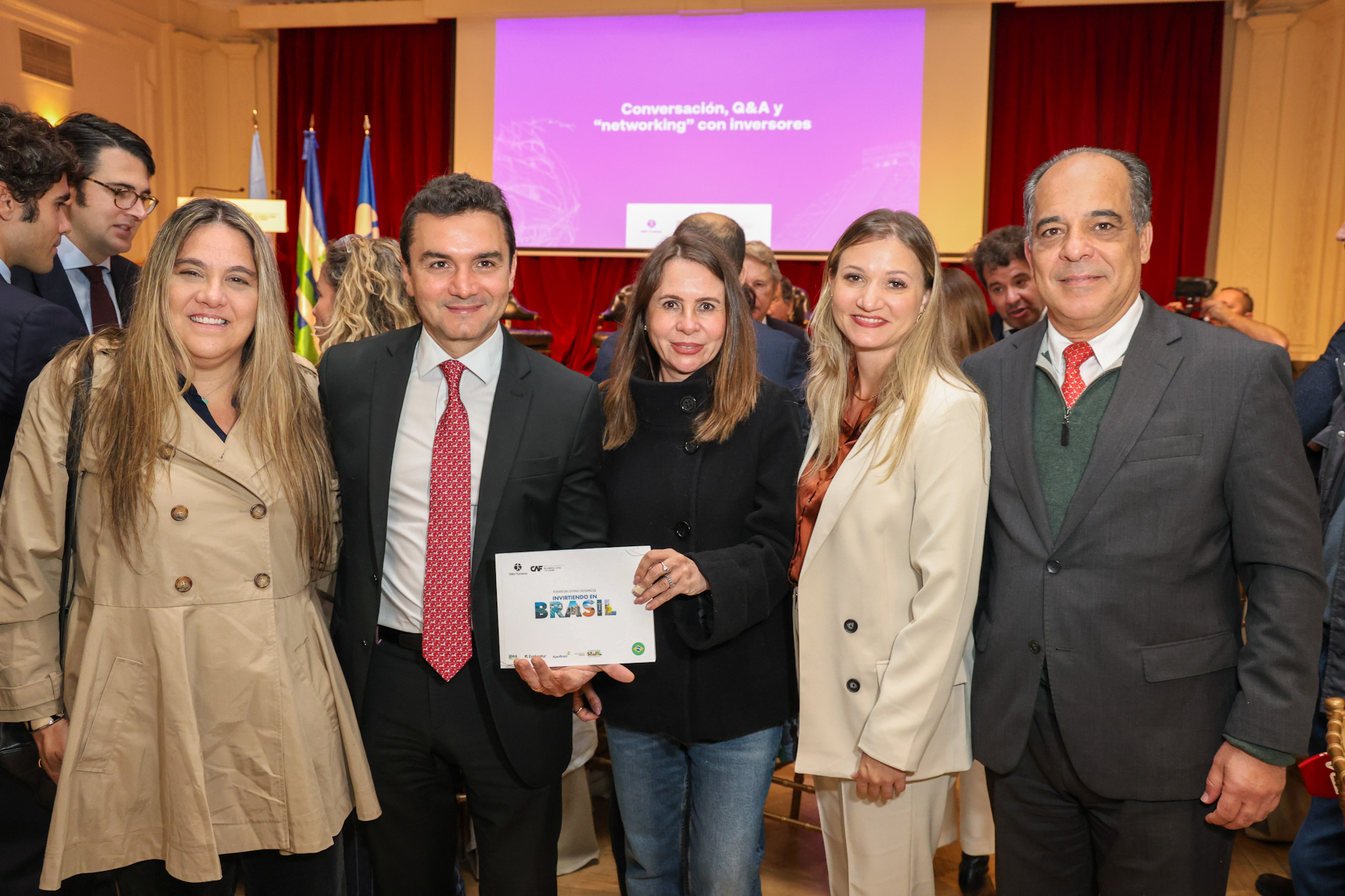 Fabiana Misse, da secretaria Municipal de Turismo do Rio de Janeiro, Celso Sabino, ministro do Turismo, Daniela Maia, Secretaria municipal de turismo do Rio de Janeiro, Cinthia Marques e Carlos Sobral, do MTur