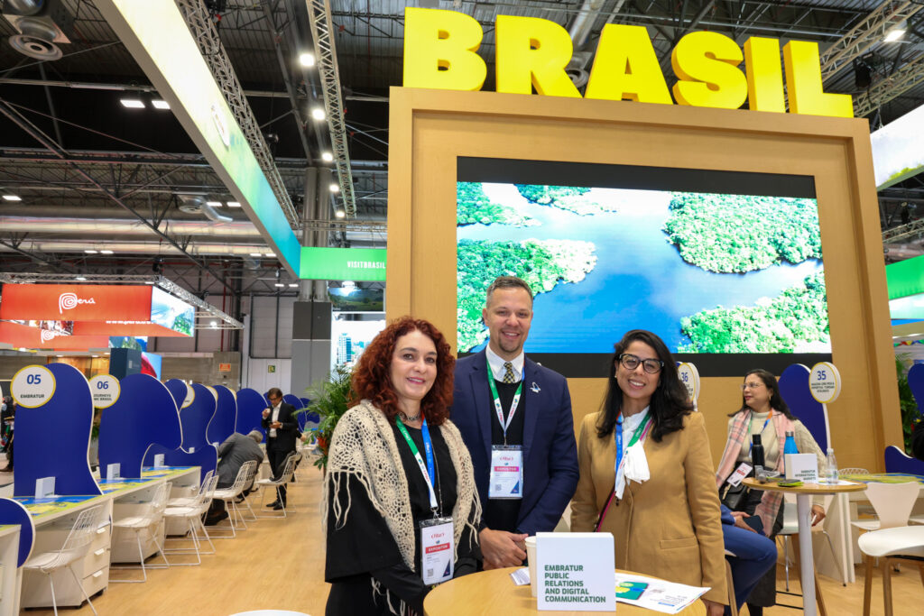 Simone Scorsato, Bruno Reis, e Dyelle Menezes, da Embratur