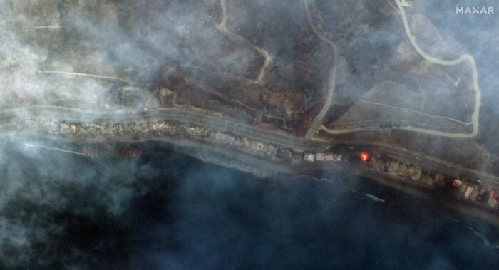 Mais de 100 mil evacuados em incêndios na Califórnia; Biden declara desastre e envia recursos de emergência 3 Uma imagem de satelite mostra fumaca cobrindo o mesmo local 8 de janeiro de 2025 Maxar Technologies Handout via Reuters e1736425998716 Mais de 100 mil evacuados em incêndios na Califórnia; Biden declara desastre e envia recursos de emergência