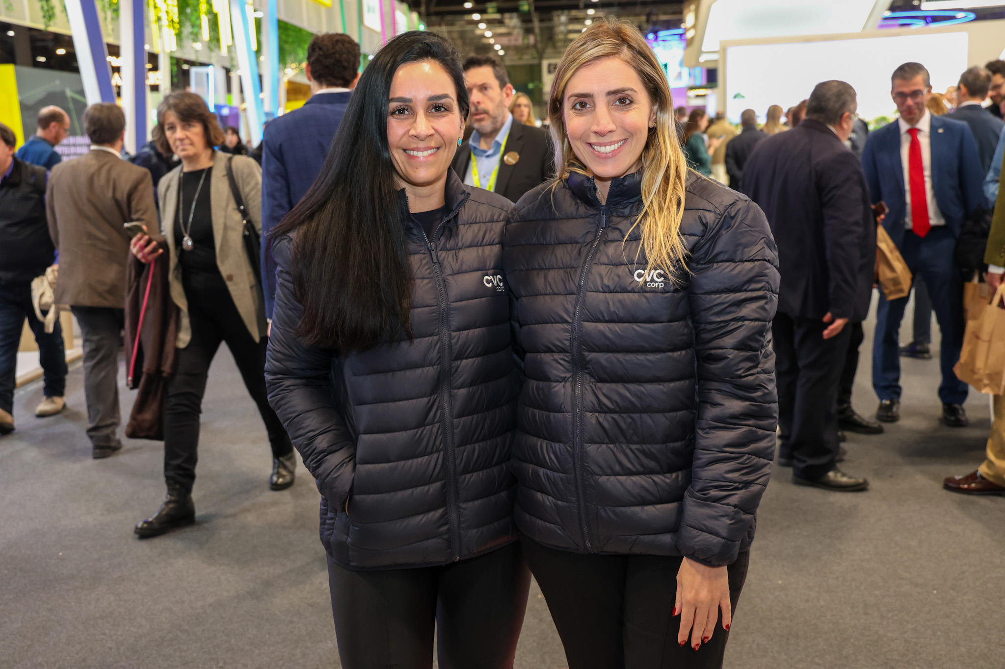 Vivian Amaral e Paula Rorato, da CVC Corp