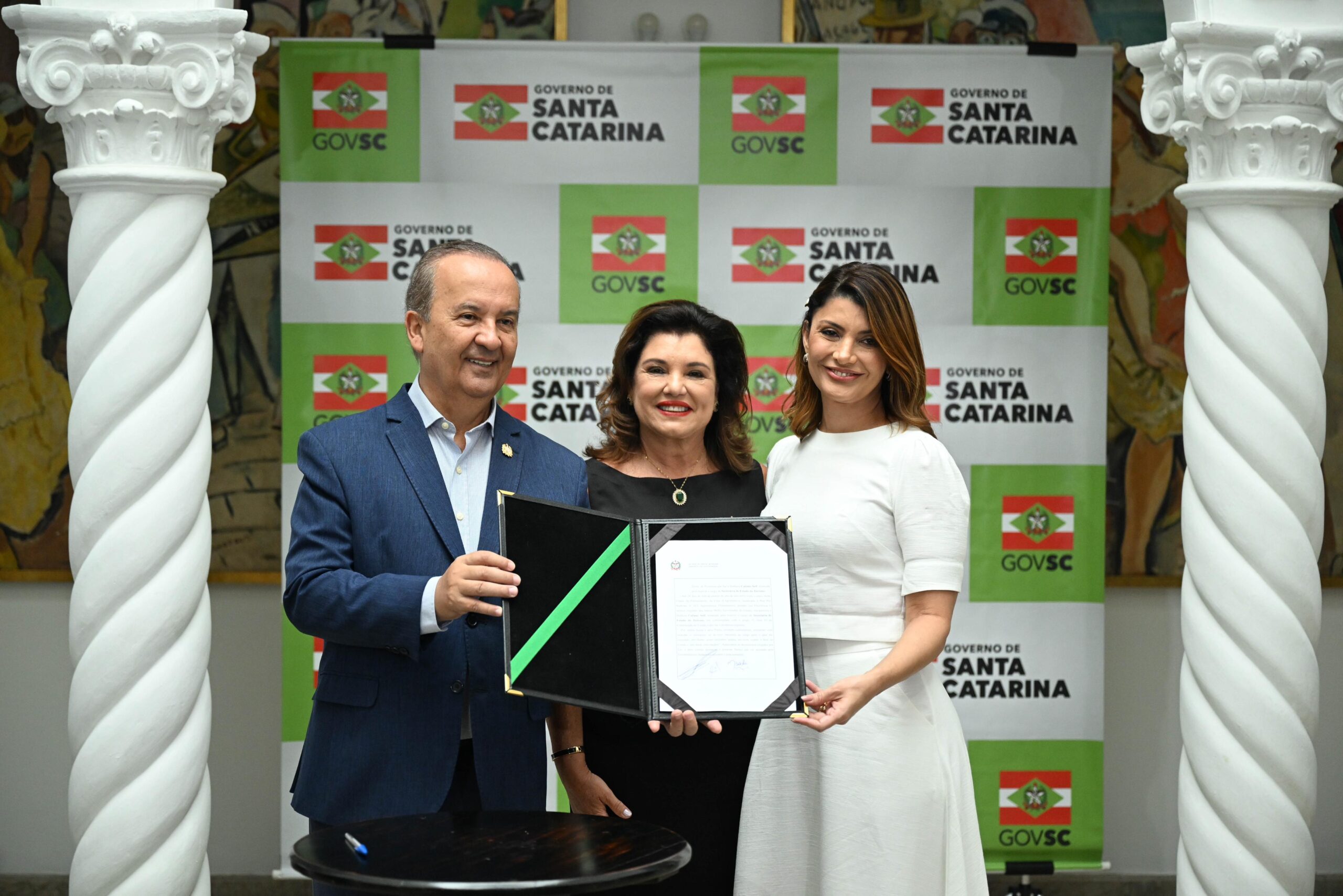 Catiane Seif assume a Secretaria de Turismo de Santa Catarina com foco em internacionalização e desenvolvimento regional 1 WhatsApp Image 2025 01 24 at 15.46.13 scaled Catiane Seif assume a Secretaria de Turismo de Santa Catarina com foco em internacionalização e desenvolvimento regional