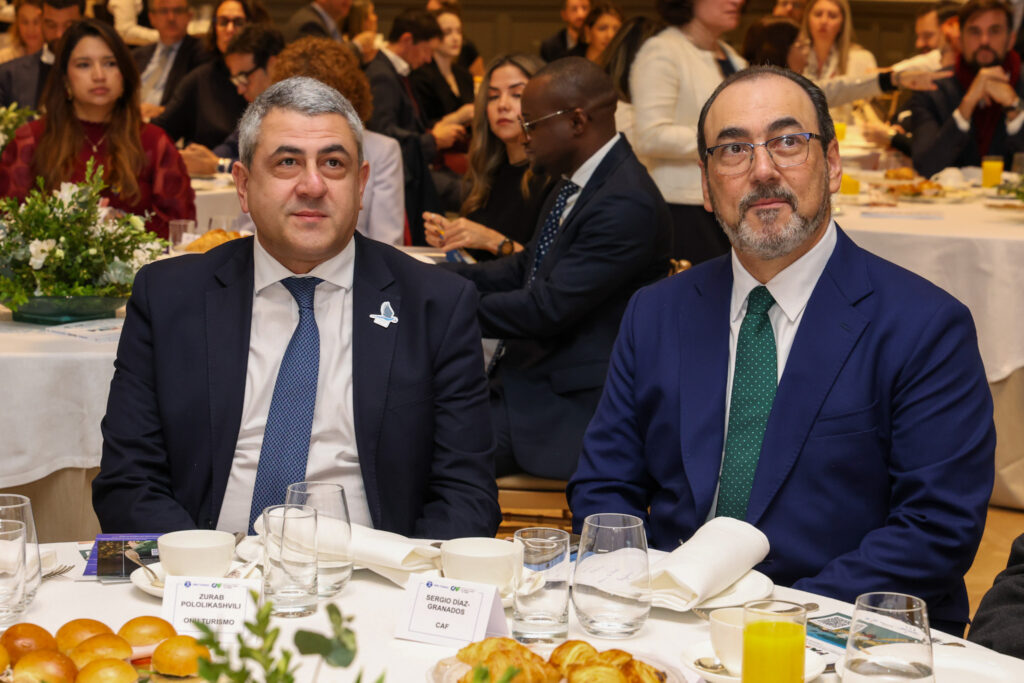 Zurab Pololikashvili, secretário-geral da ONU Turismo, e Sergio Díaz-Granados Guida, Presidente Executivo do CAF