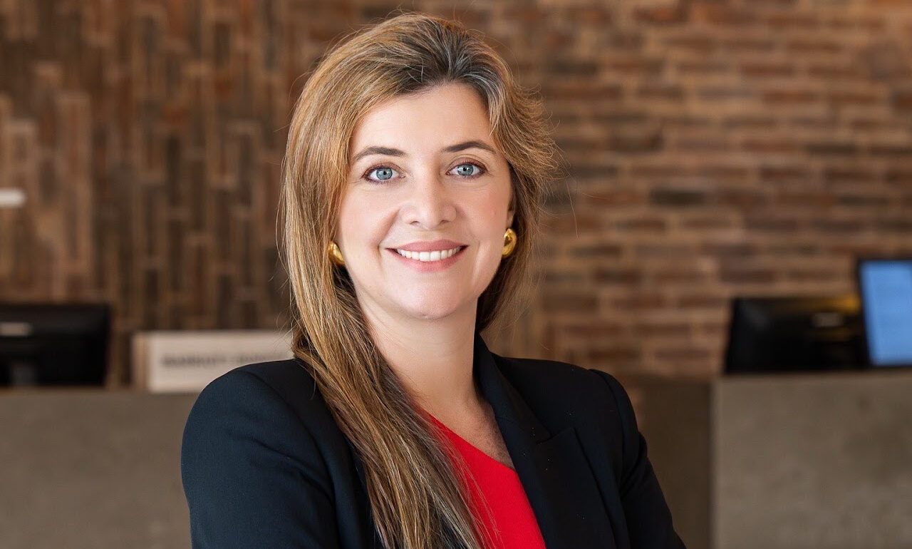 Patrícia Leão assume direção de vendas do Courtyard & Residence Inn by Marriott Rio de Janeiro 1 Formada pela Faculdade de Alagoas, a executiva possui vasta experiência nacional e internacional. Ela trabalhou por dois anos nos Estados Unidos, e cinco anos na França, em hotéis como Relais & Châteaux, Ritz Paris e Hôtel Le Meurice (Divulgação/Marriott)