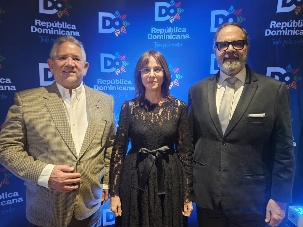 Roberto Henriquez, vice-ministro da República Dominicana, Patricia Villegas, embaixadora da República Dominicana no Brasil, e John Hazim, Consul da República Dominicana em São Paulo