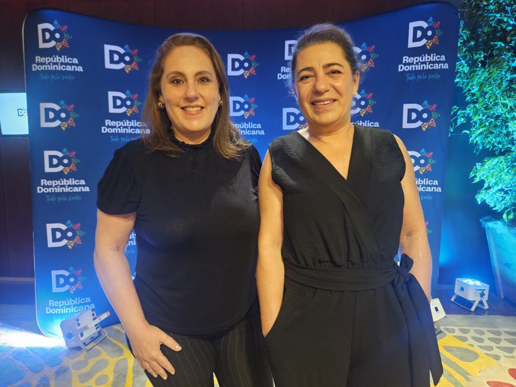 Gabriela Fuzzo, da Sankara Turismo, e Adriana Tola, da Consultoria de Viagens e Turismo