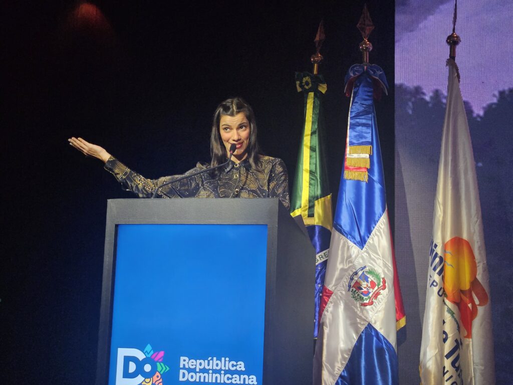 Nashla Bogaert, mestre de cerimônia