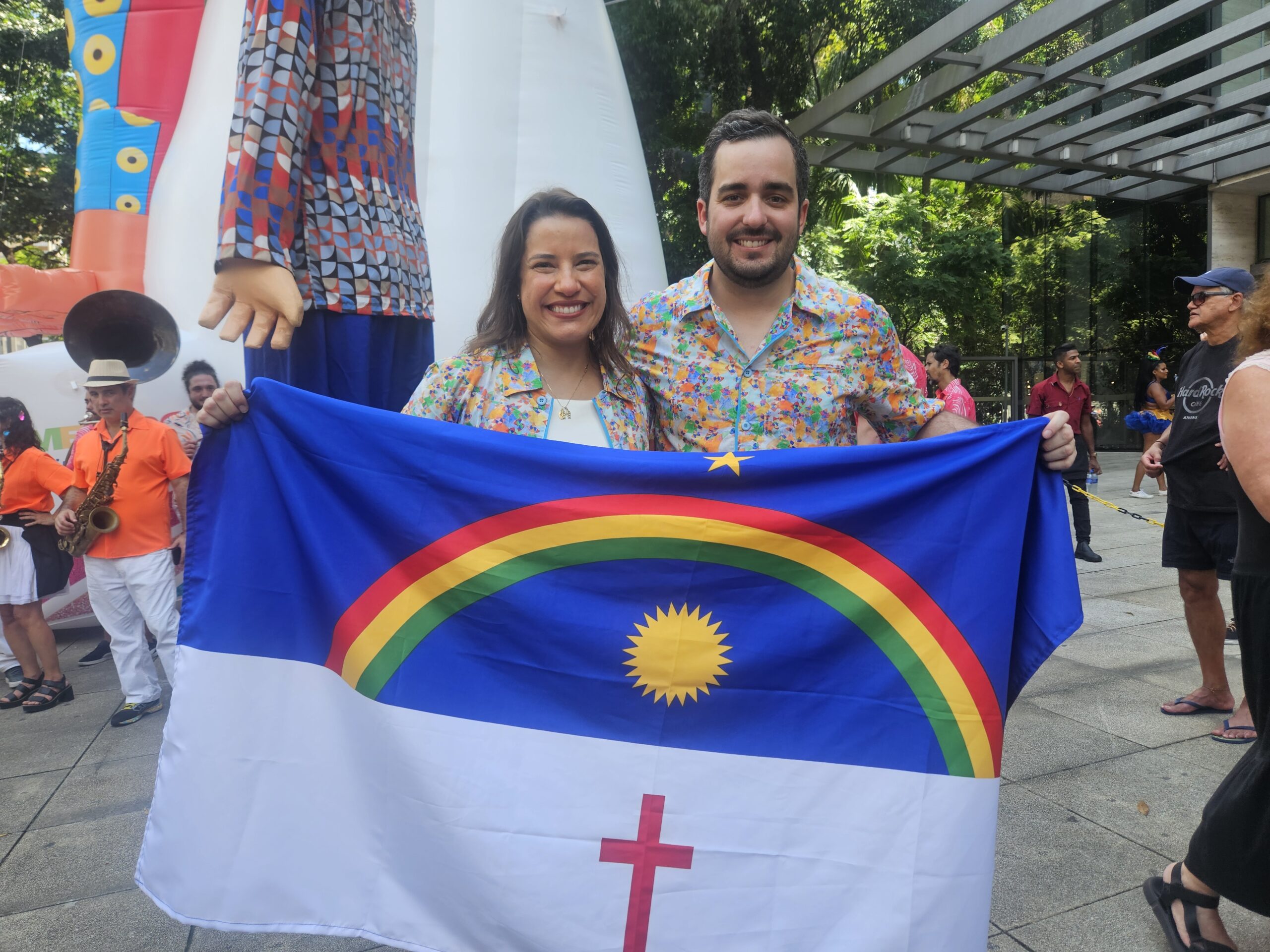 Raquel Lyra, governadora de Pernambuco, e Eduardo Loyo, presidente da Empetur