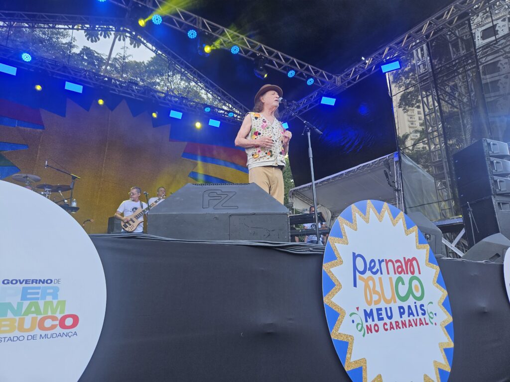 Alceu cantou diversos sucessos, incluindo Girassol e Anunciação