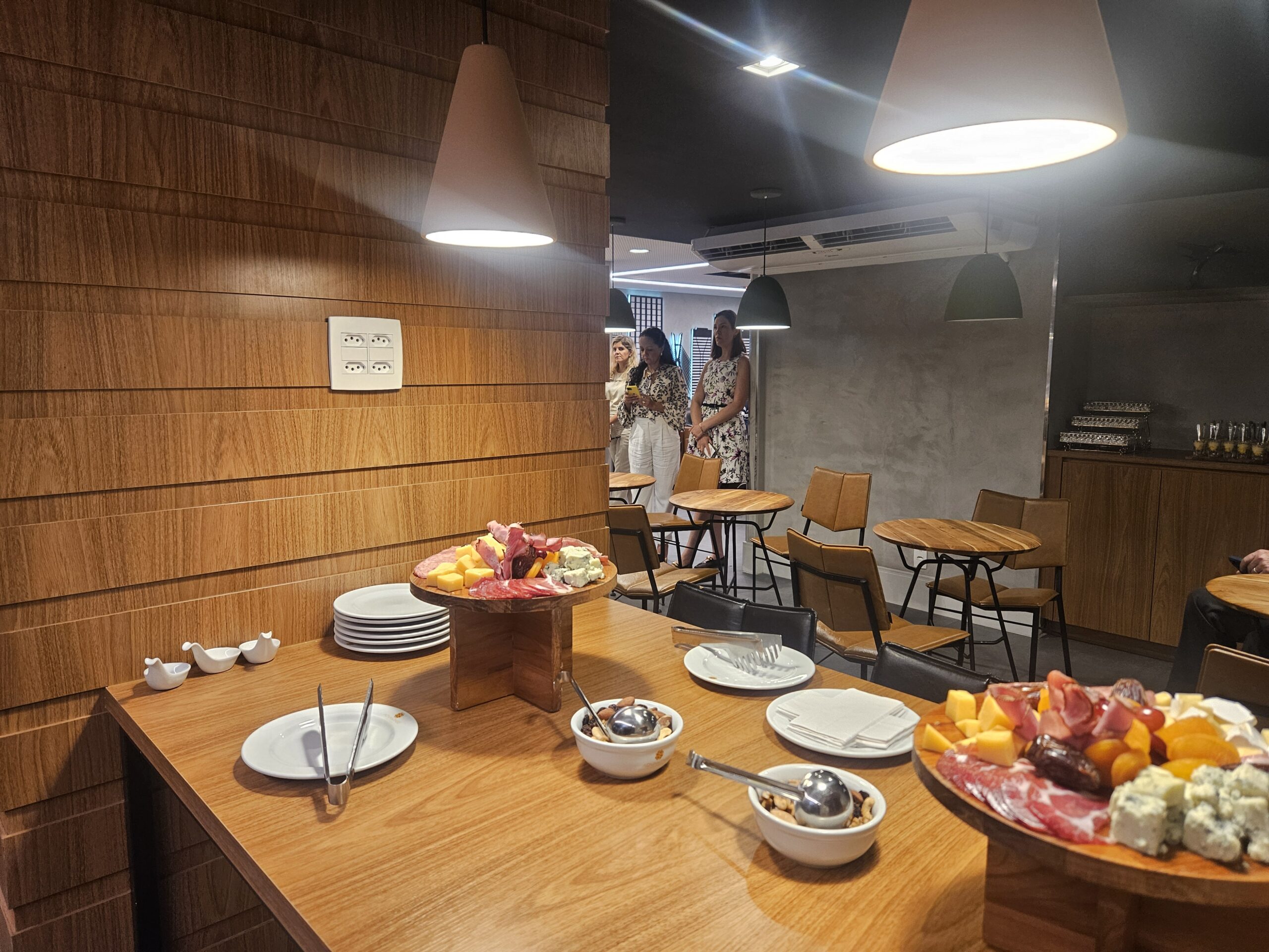 Lounge Buffet Lounge Buffet