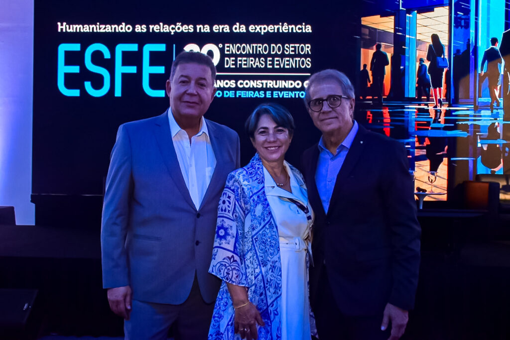Alexandre Sampaio e Maria Clélia, da FBHA com Otavio Neto, fundador do Esfe