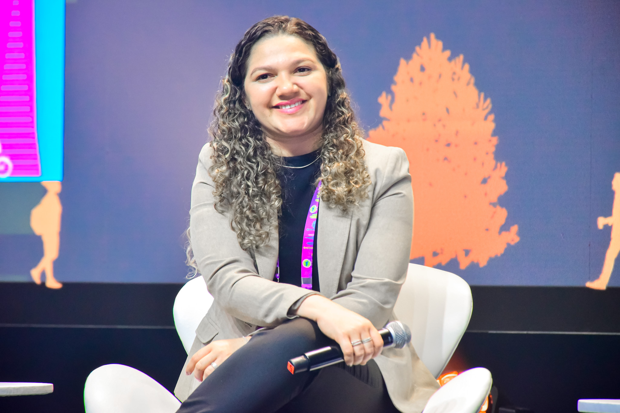 Aurília, da Camed Microcrédito Aurília, da Camed Microcrédito