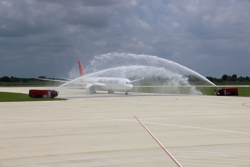 TAAG recebe primeiro boeing 787-9 Dreamliner e reforça expansão internacional 1 Batismo da Aeronave TAAGdivulgacao TAAG recebe primeiro boeing 787-9 Dreamliner e reforça expansão internacional