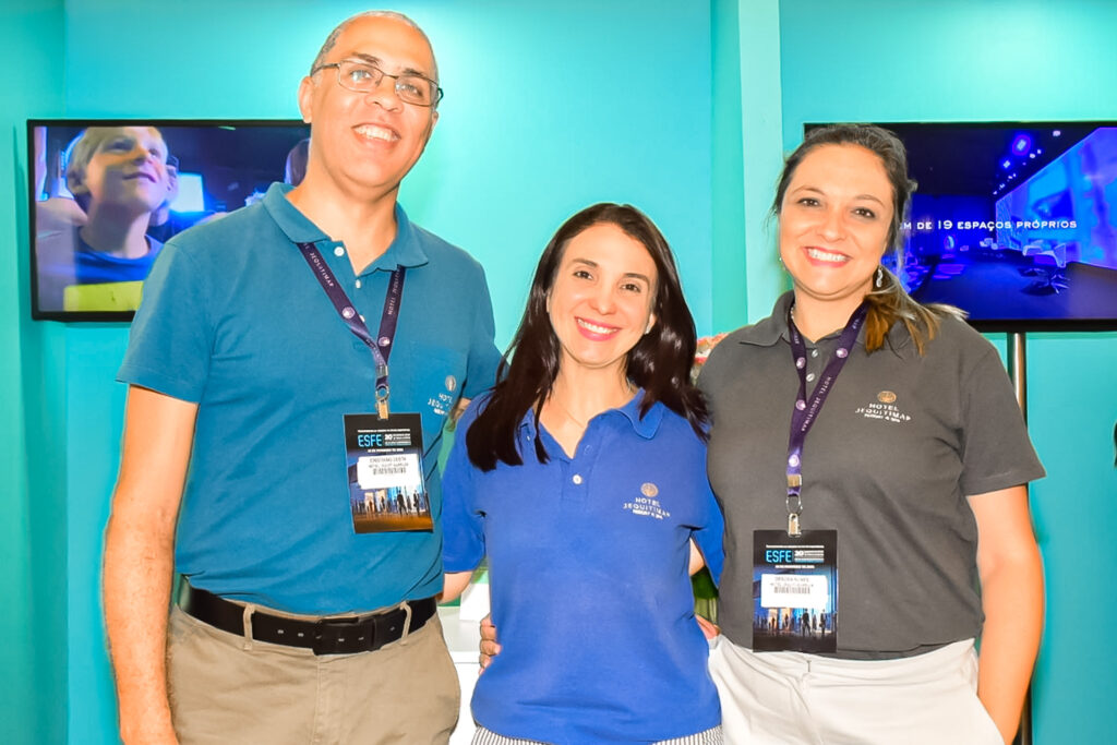 Cristiano Costa, Flávia Furlan e Débora Nunes, do Hotel Jequiti Guarujá
