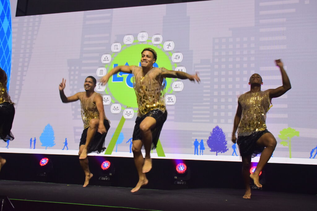 O Lacte20 abriu com uma performance de funk