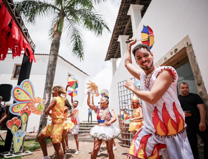 Prévias do Carnaval do Recife têm Bloco Maluco Beleza e Baile Municipal 1 A programação da Prefeitura segue intensa com a proximidade da Festa de Momo, incluindo eventos como Tumaraca, Terça Negra, Concurso de Fantasia e Acerto de Marcha.(Divulgação/Prefeitura do Recife/Edson Holanda )