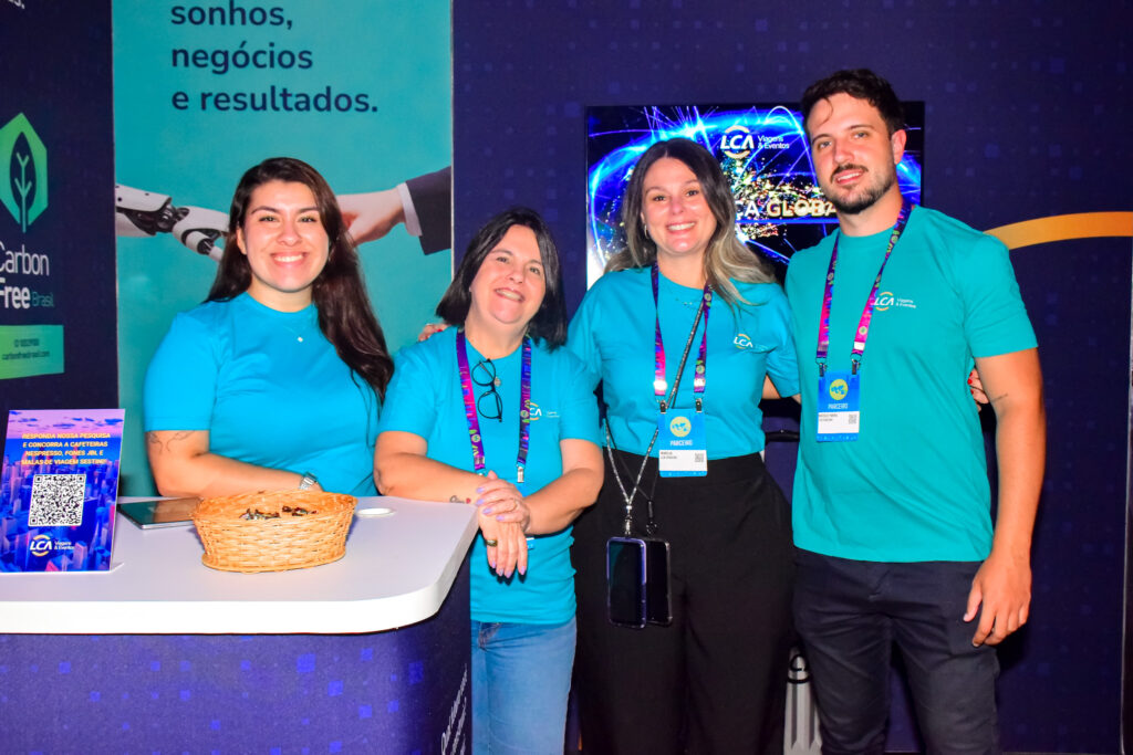 Equipe da LCA Viagens no Lacte20
