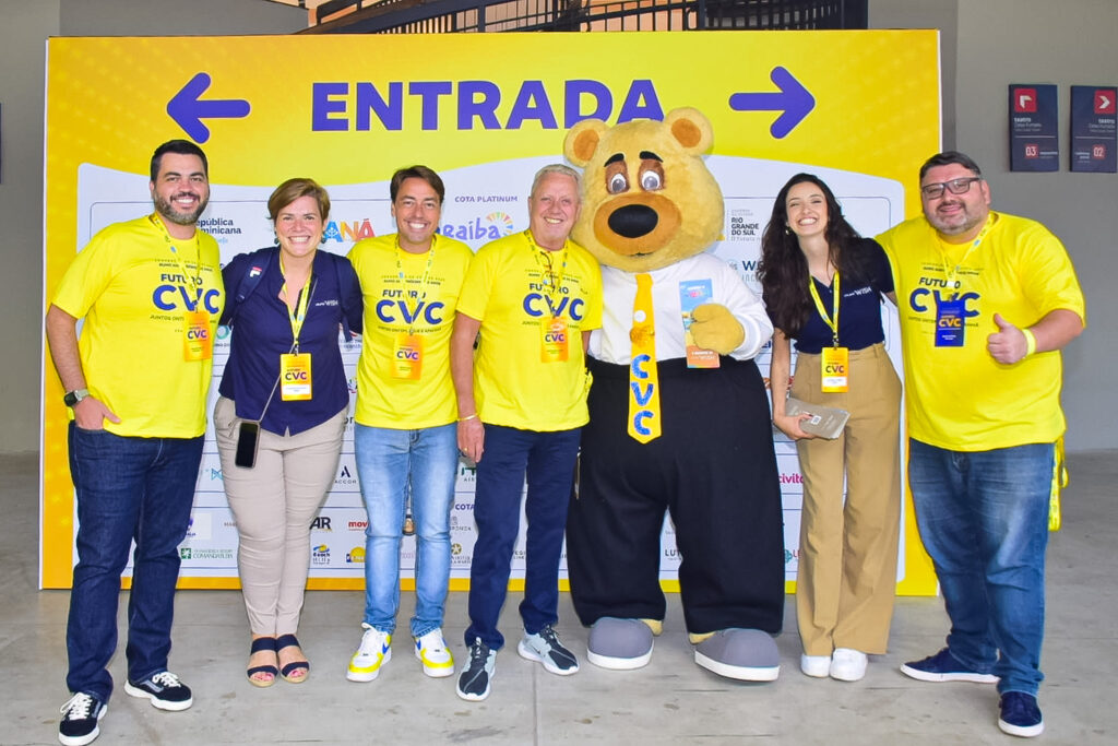 Hugo Lagares, Alexandre Carton, da Air Canada com Rodrigo Martines e Rodrigo Garcia, da CVC