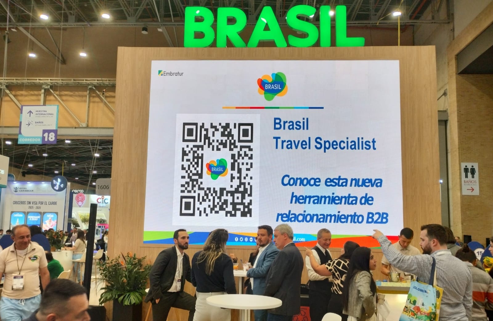 Estande do Brasil movimentado no final do primeiro dia de Anato Estande do Brasil movimentado no final do primeiro dia de Anato