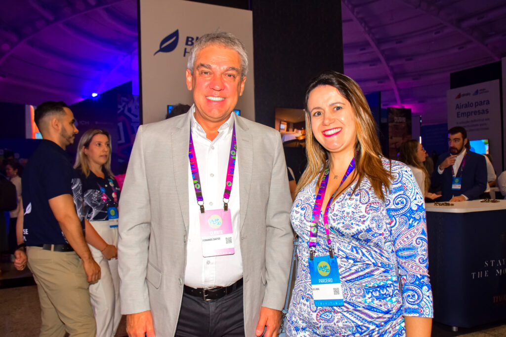 Fernando Santos e Juliana Assumpção, da Abav|Aviesp