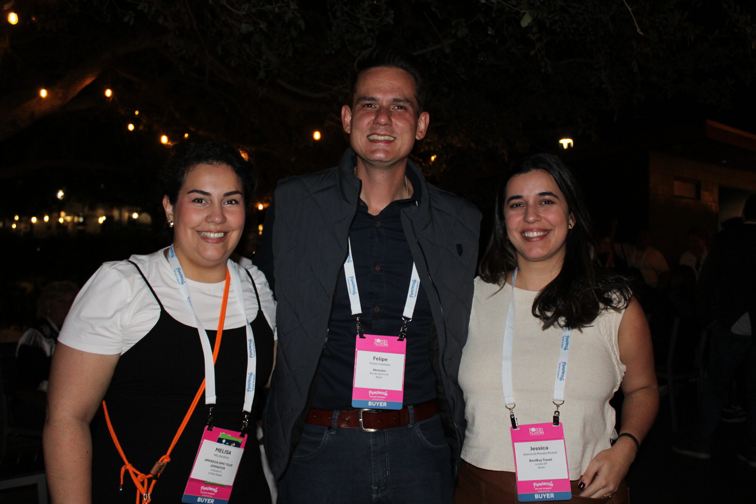 Melissa Rojo, da Arkbeds, Felipe Cuadrado, da Abreu, e Jessica Pereira, da BestBuy