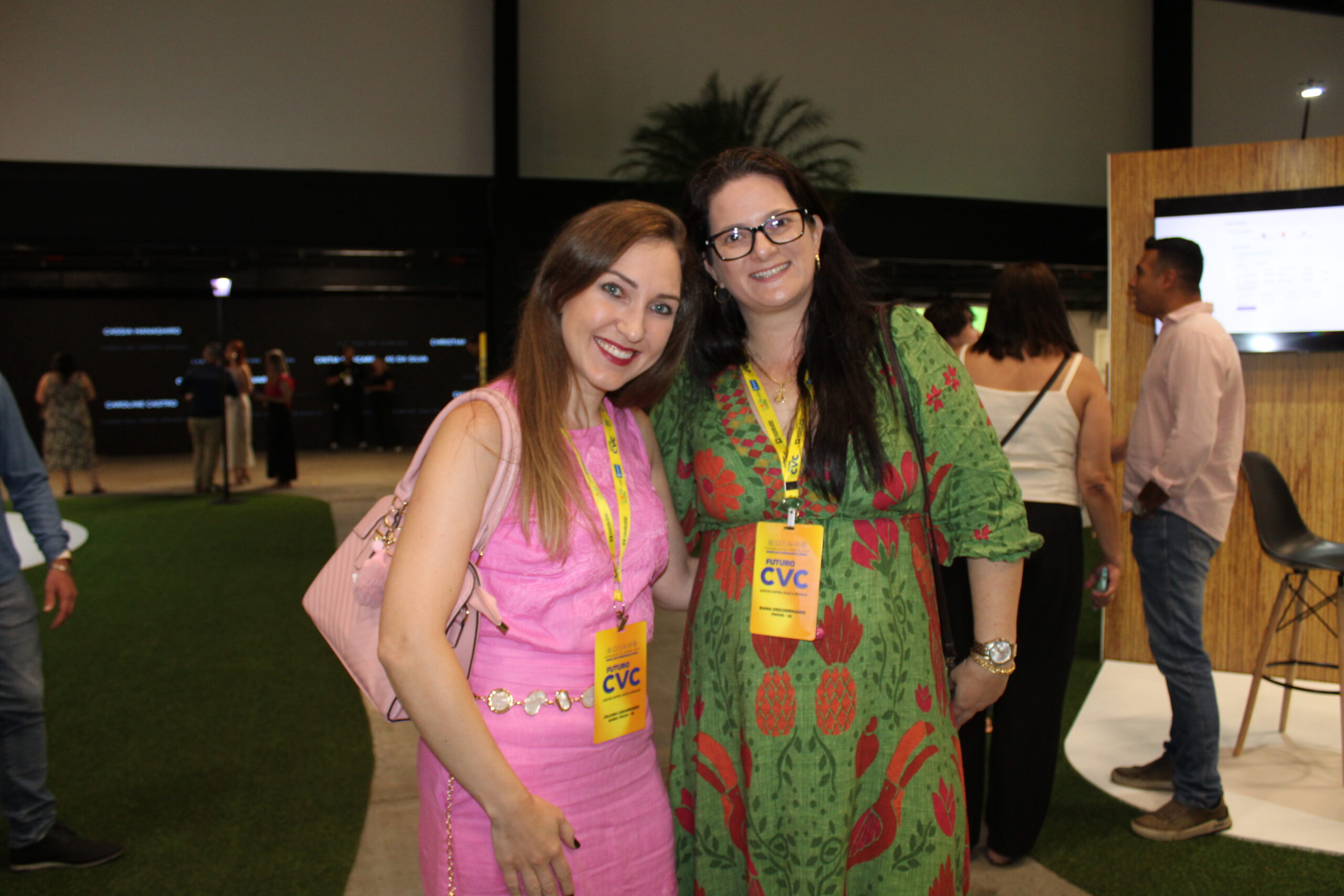 Juliana Casagrande e Giana Deschermaher Juliana Casagrande e Giana Deschermaher