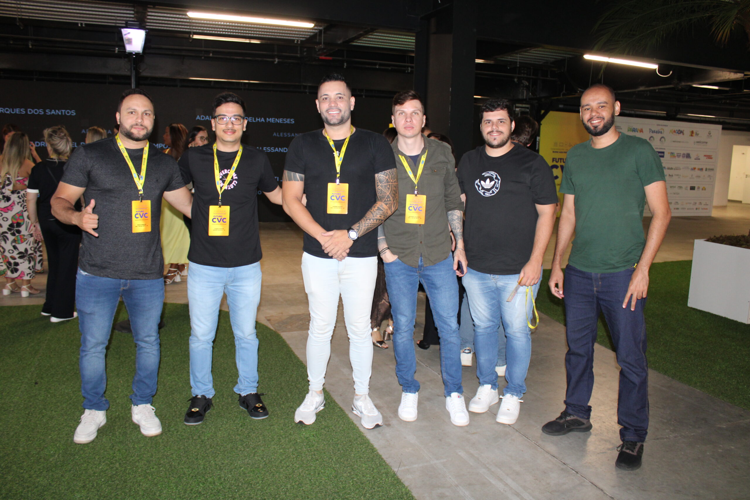 Convidados aproveitaram o 'circuito CVC' ao chegar no evento, com diversos estandes e ativações Convidados aproveitaram o 'circuito CVC' ao chegar no evento, com diversos estandes e ativações