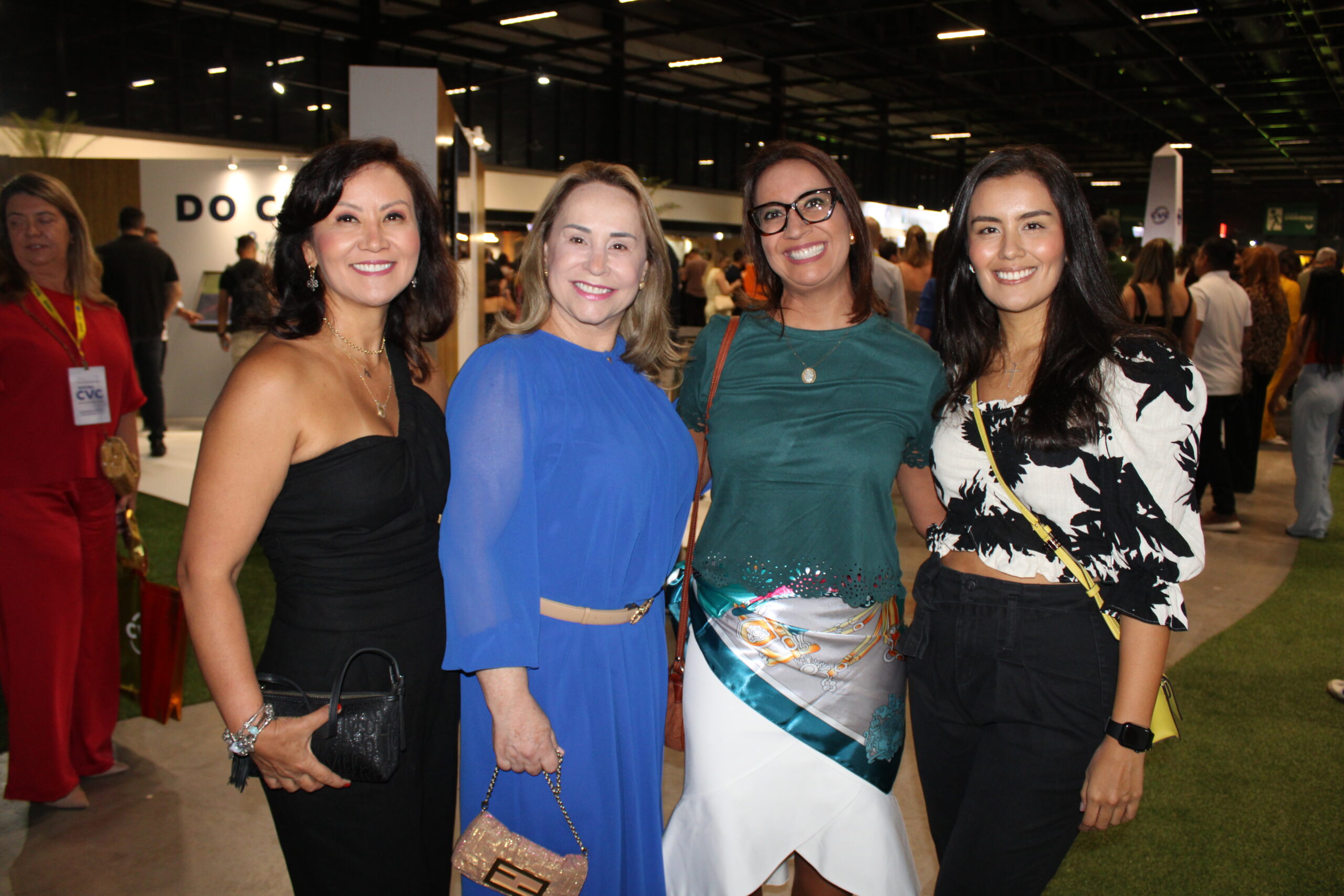 Katia Nishida, Vanderli Cominara, Vivi Braga e Fernanda Nishida