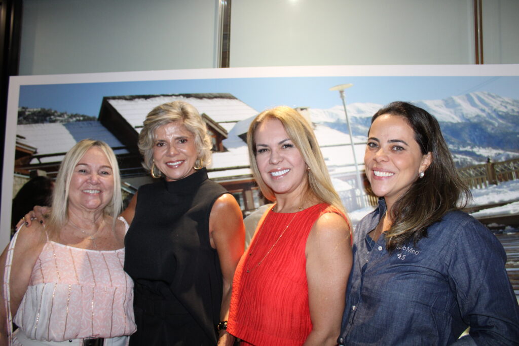 Mase Alves De Oliveira, da Mase Tour, Walquiria Morejikian, da Referencial Turismo, Patricia Regia, da RSVP Tour, e Natalia Bianco, do Club Med