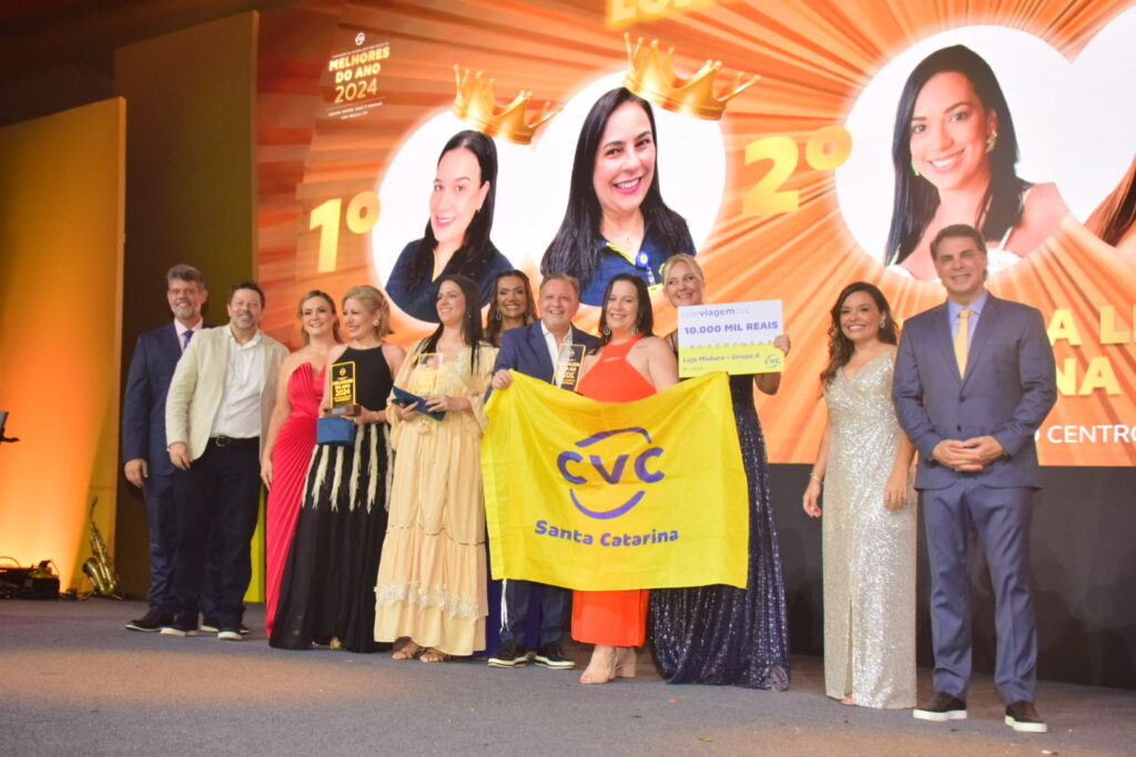 Premiado da categoria Franqueados – Lojas Maduras - Grupo 4: Karina Fidelis e Vanuza Fidelis, do CVC Hiper Angeloni Beira Mar (SC)
