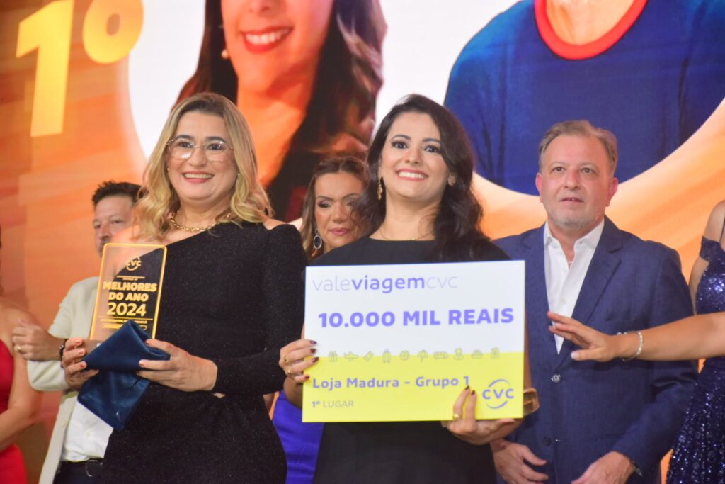 Premiado da categoria Franqueados – Lojas Maduras - Grupo 1: Jarlene Melo e Clistenes Silva, da CVC Piriri (PI)