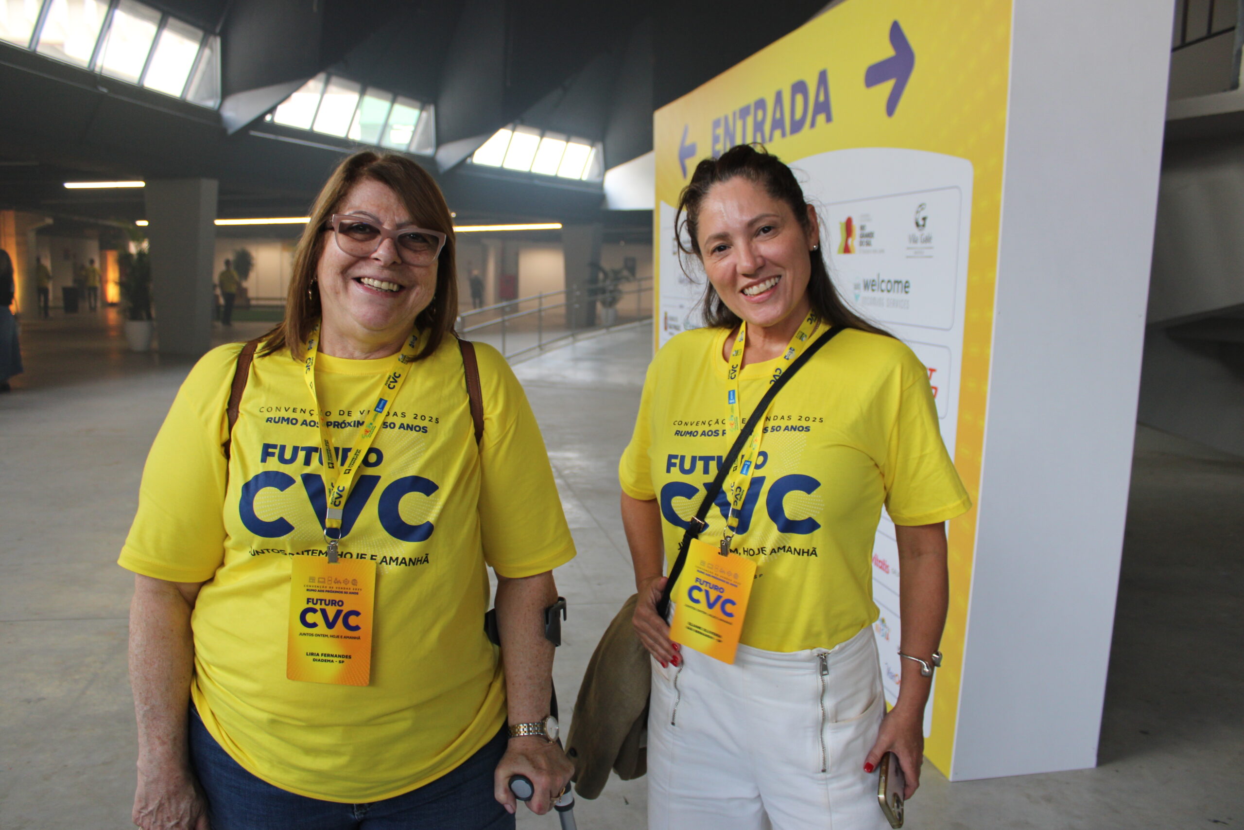 Liria Fernandes e Eliane Oliveira Liria Fernandes e Eliane Oliveira