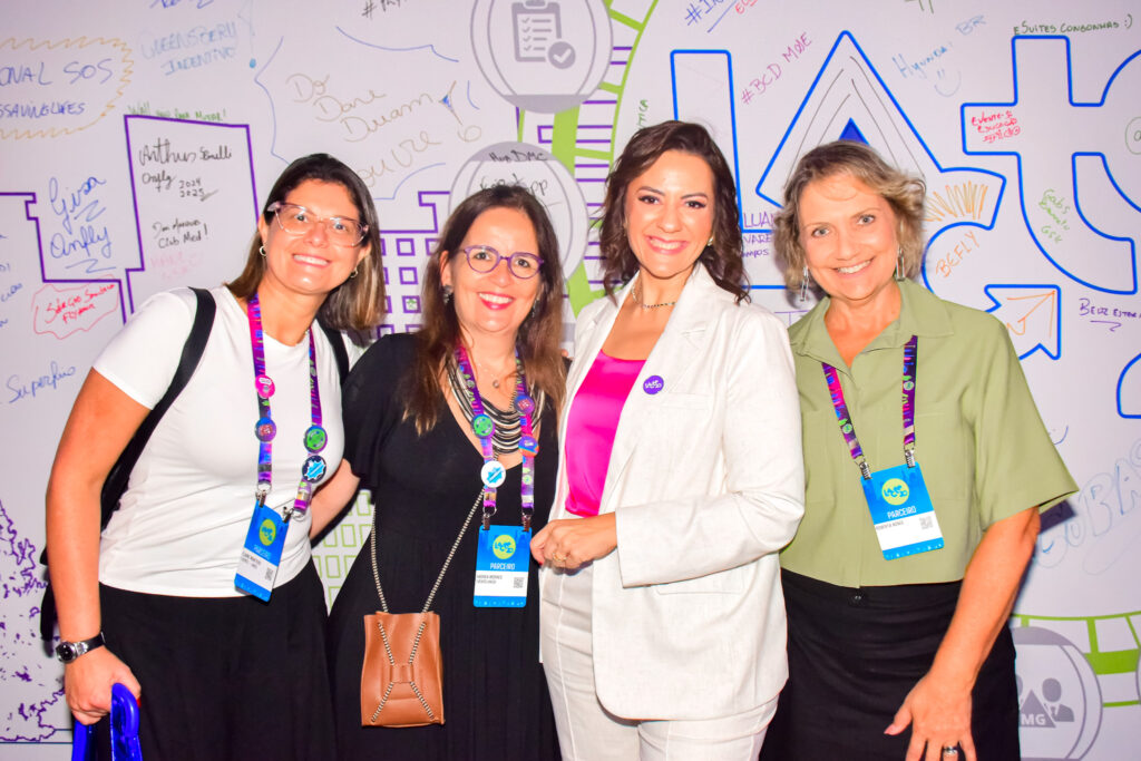 Luana Nogueira com Elaine Monteiro, Andrea Moraes e Roberta Nonis