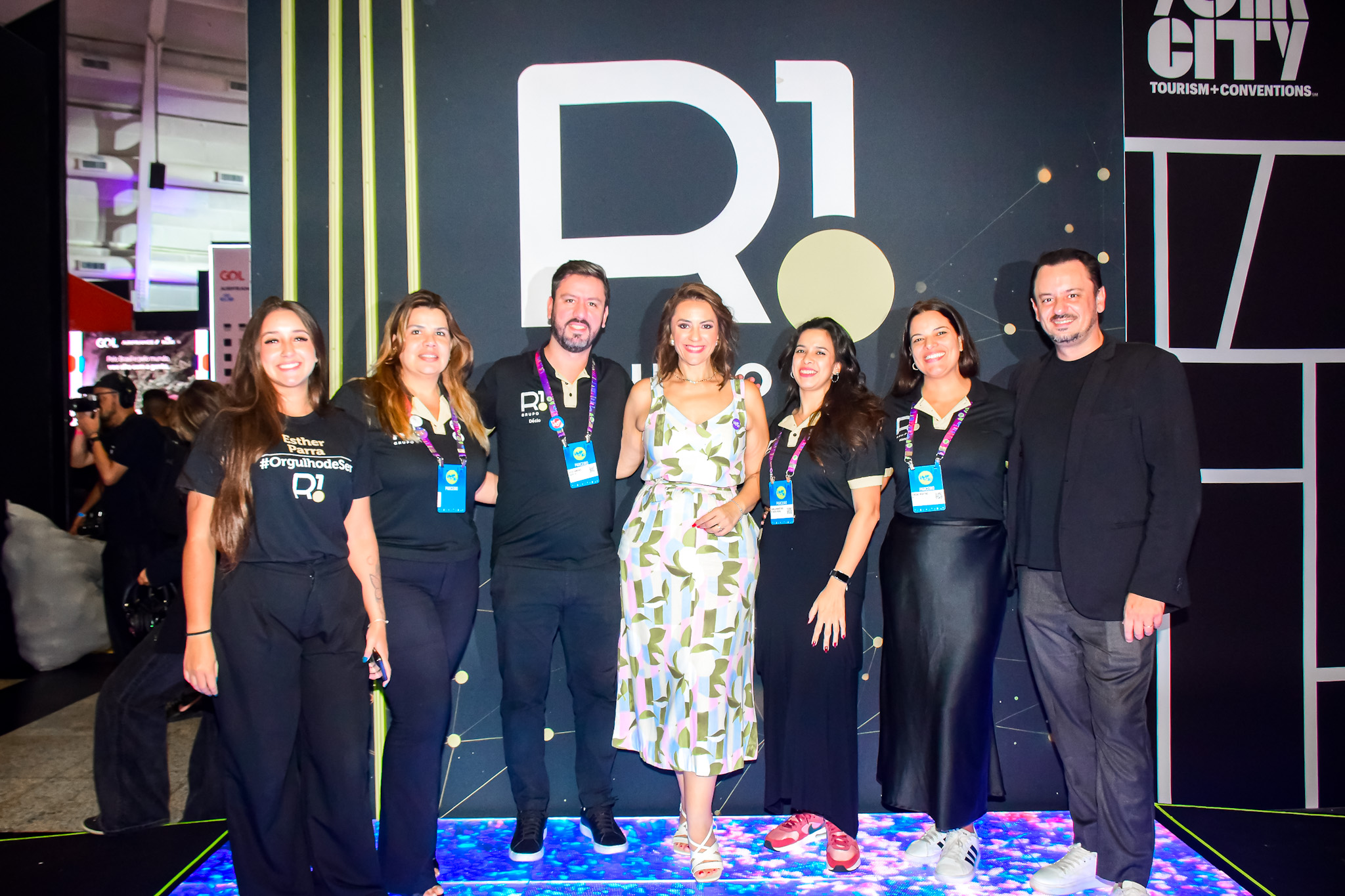 Luana Nogueira, da Alagev com a equipe da R1 Luana Nogueira, da Alagev com a equipe da R1