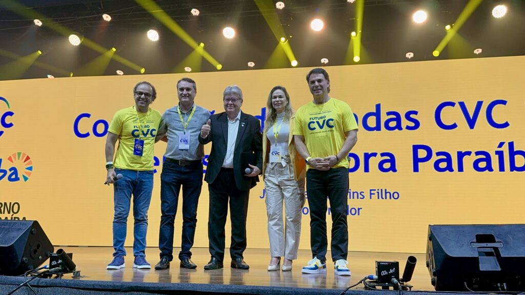 Time da CVC com autoridades da Paraíba