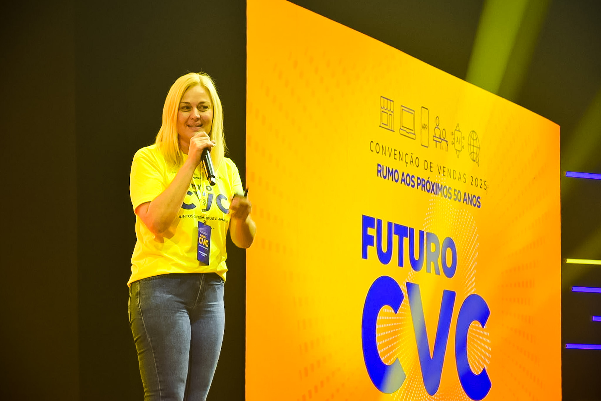 Viviane Pio, diretora de vendas CVC Viviane Pio, diretora de vendas CVC