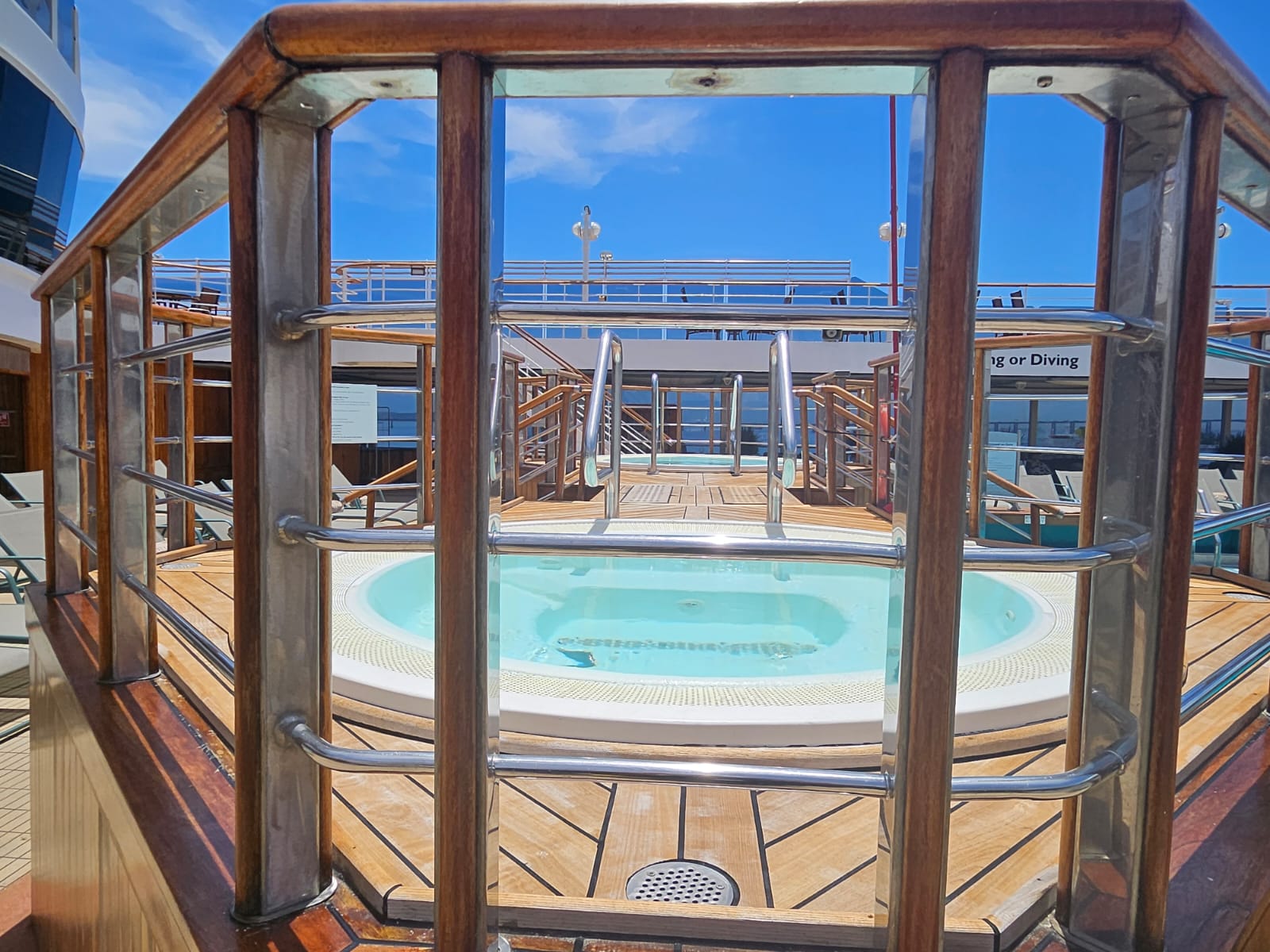 Jacuzzis fazem parte da oferta de lazer para os hóspedes Jacuzzis fazem parte da oferta de lazer para os hóspedes